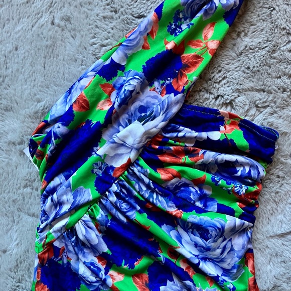 NWT Forever 21 floral one shoulder bodysuit size small  snap crotch - Picture 3 of 5